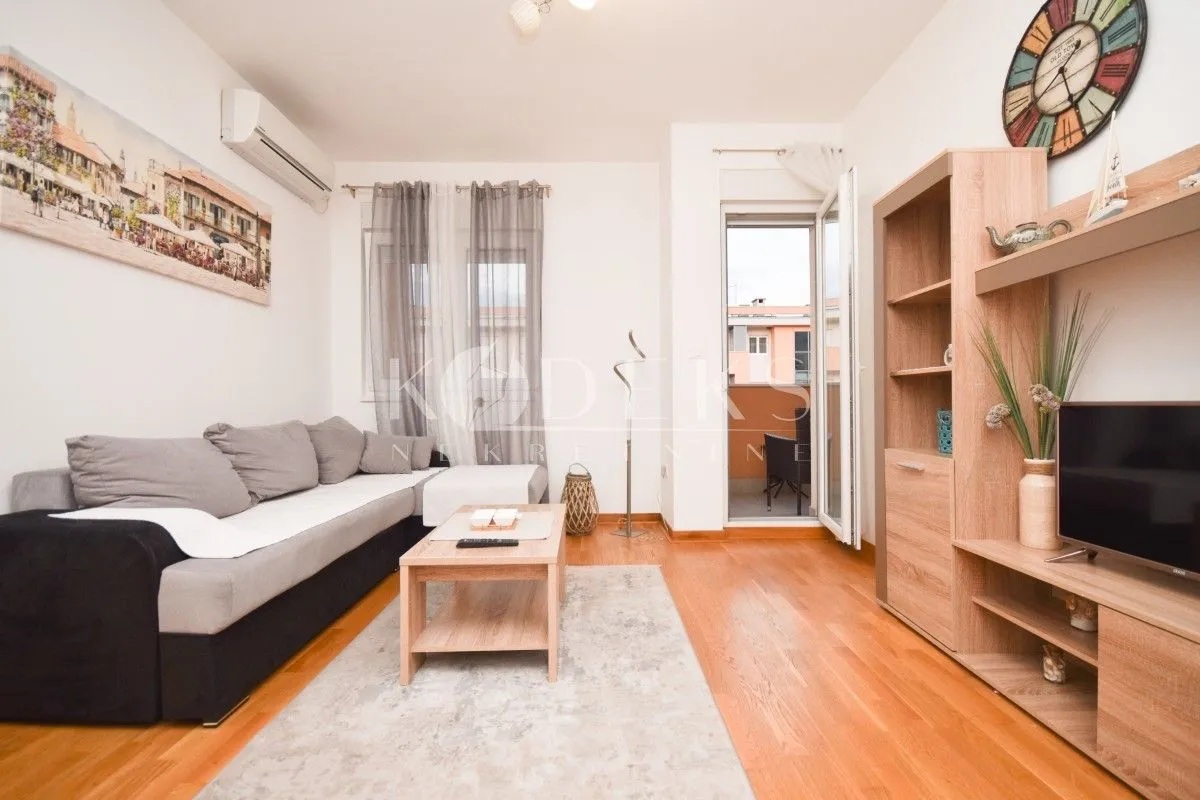 Izdavanje, jednosoban stan, 42m², City Kej, Podgorica