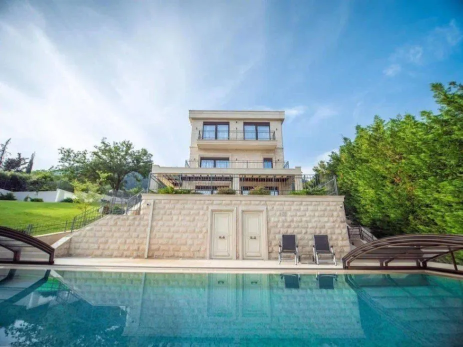 Prodaja, kuća, 750m², Gradiošnica, Tivat