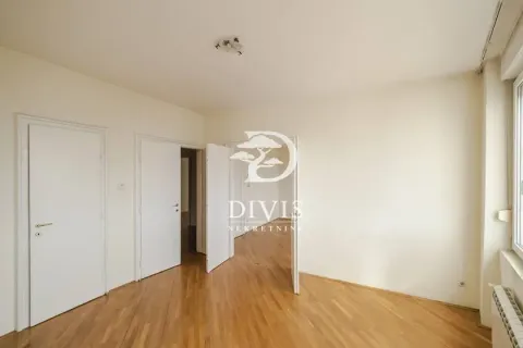 Izdavanje, četvorosoban stan, 160m², Stari Grad, Beograd - image 11