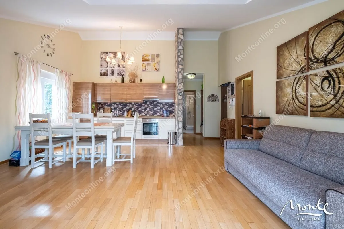 Prodaja, dvosoban stan, 83m², Prčanj, Kotor