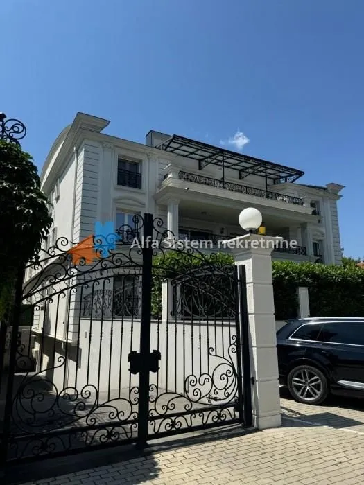 Izdavanje, stan, 215m², Savski Venac, Beograd