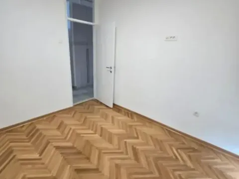 Izdavanje, dvosoban stan, 74m², Gintaš, Podgorica - image 4