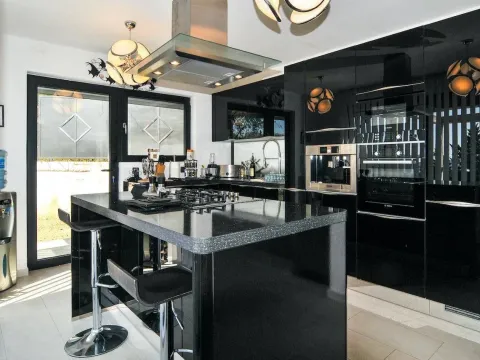 Rent, house, 354m², Bogišići, Tivat - image 3
