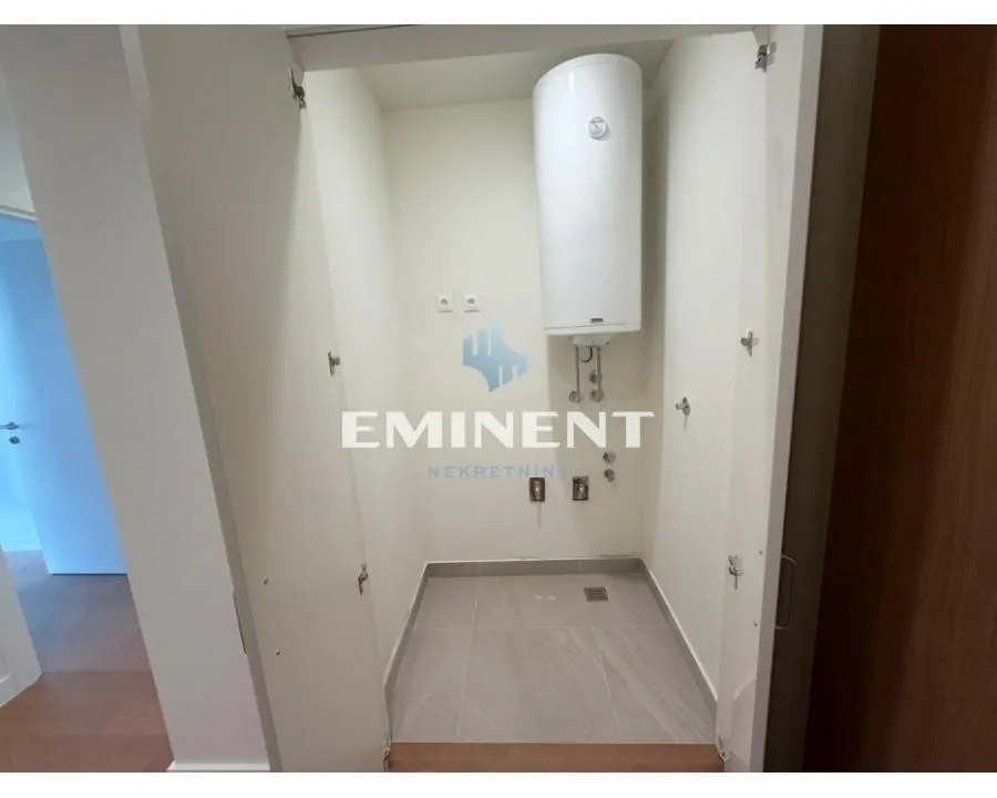 Rent, four bedroom apartment, 111m², Savski Venac, Beograd