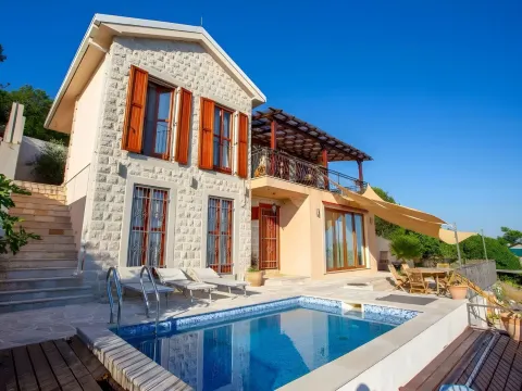 Prodaja, kuća, 210m², Zagora, Kotor - image 1