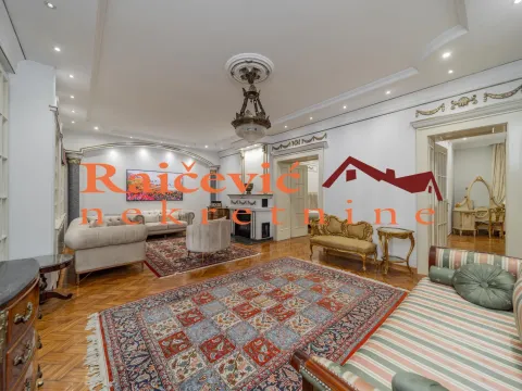 Izdavanje, trosoban stan, 113m², Stari Grad, Beograd