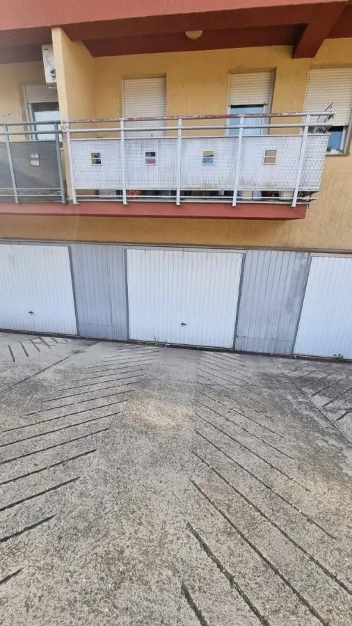 Prodaja, trosoban stan, 66m², Grbavica, Novi Sad Sve Podlokacije