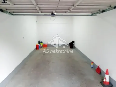 Rent, three bedroom apartment, 98m², Savski Venac, Beograd - image 33