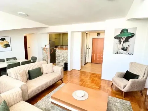 Izdavanje, stan, 71m², Stari Aerodrom, Podgorica - image 1