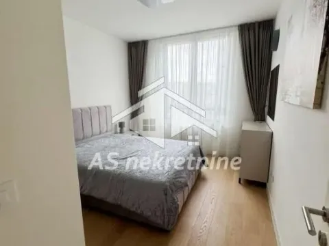 Izdavanje, trosoban stan, 84m², Savski Venac, Beograd - image 9