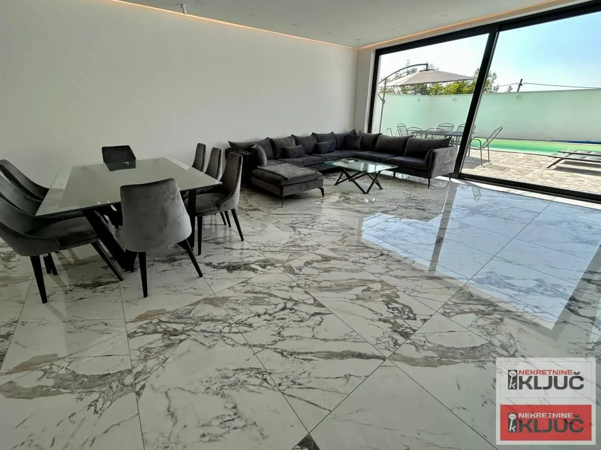 Izdavanje, kuća, 180m², Sremska Kamenica, Petrovaradin