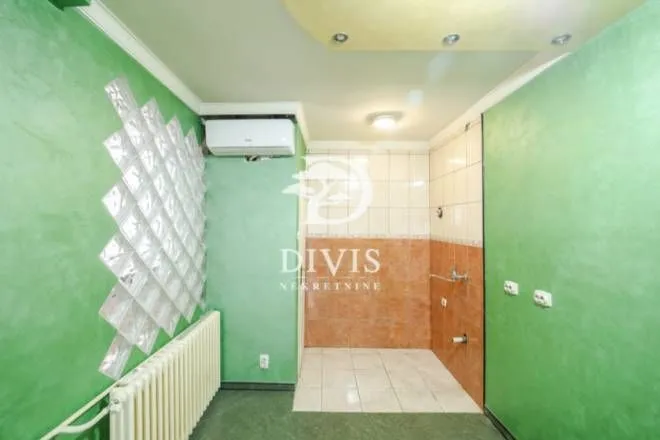 Prodaja, trosoban stan, 60m², Savski Trg, Beograd