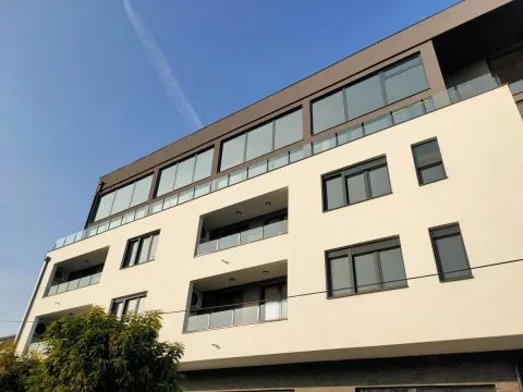 Prodaja, poslovni prostor, 434m², Salajka, Novi Sad Sve Podlokacije - image 1