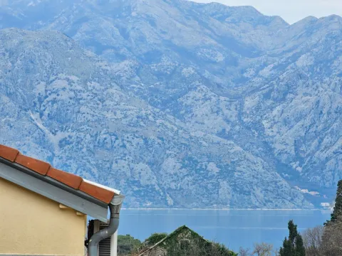 Izdavanje, kuća, 100m², Škaljari, Kotor - image 2