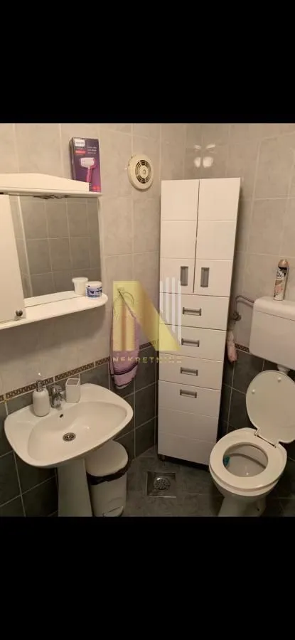 Izdavanje, garsonjera, 26m², Bulevar Evrope, Novi Sad Sve Podlokacije