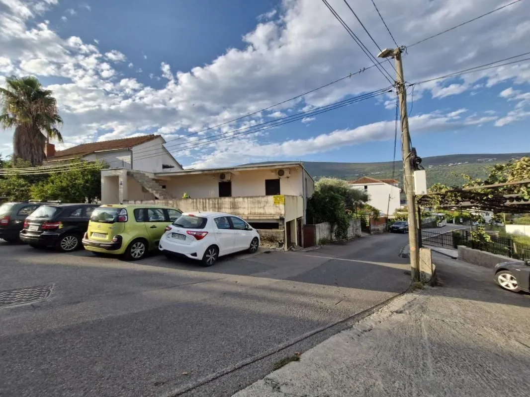 Prodaja, kuća, 230m², Đenovići, Herceg Novi