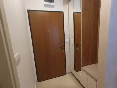 Rent, one bedroom apartment, 45m², Budva, Crna Gora - image 11