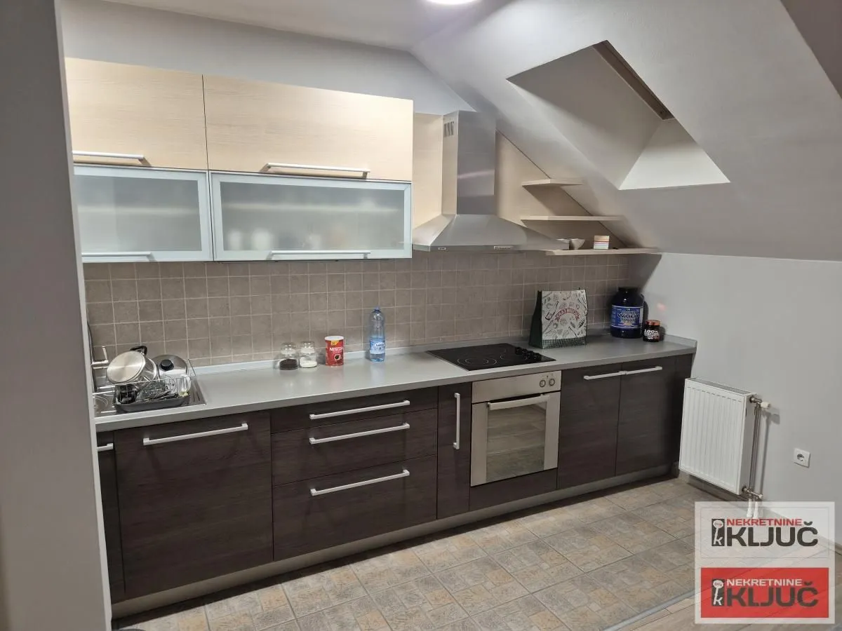 Prodaja, četvorosoban stan, 119m², Nova Detelinara, Novi Sad Sve Podlokacije