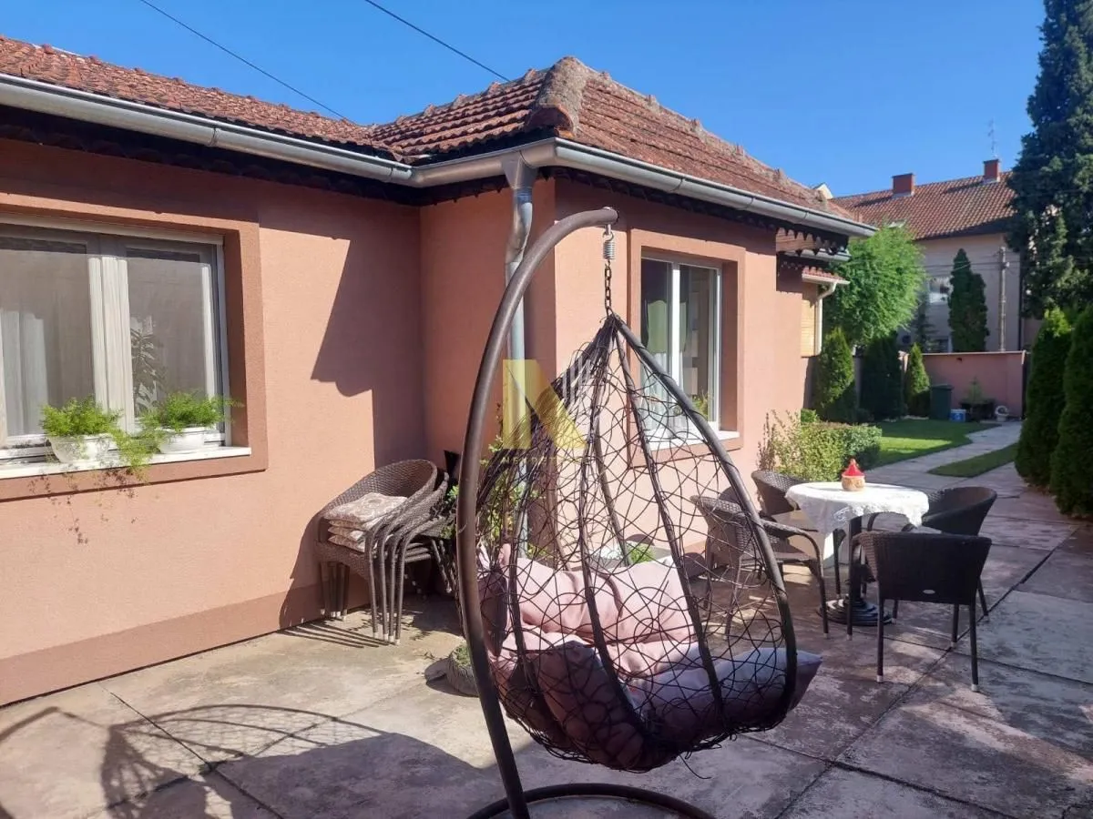 Prodaja, kuća, 102m², Cara Dušana, Novi Sad Sve Podlokacije