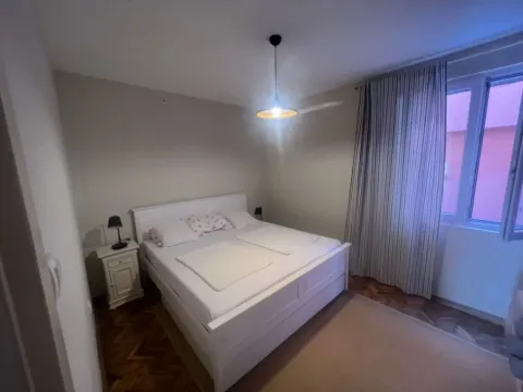 Rent, one bedroom apartment, 35m², Tivat, Crna Gora - image 7