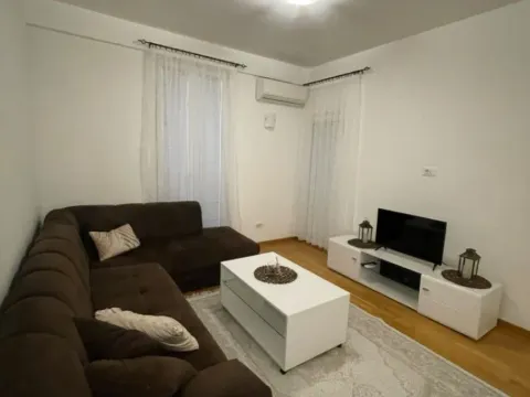 Izdavanje, jednosoban stan, 50m², Stari Aerodrom, Podgorica - image 7