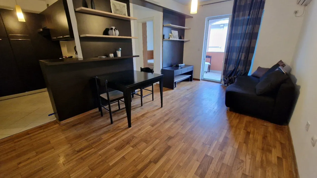 Izdavanje, jednosoban stan, 42m², Budva, Crna Gora