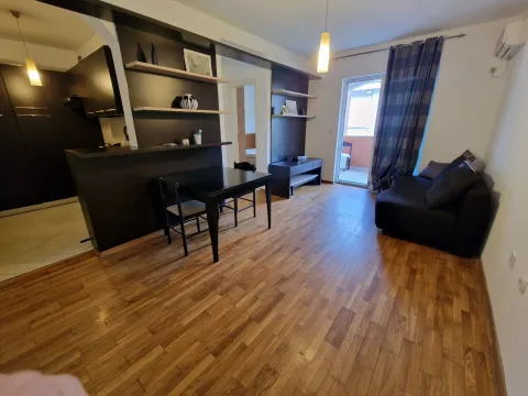 Izdavanje, jednosoban stan, 42m², Budva, Crna Gora - image 1
