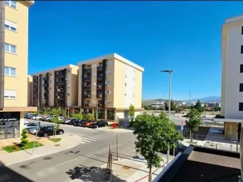 Izdavanje, stan, 53m², City Kvart, Podgorica - image 4