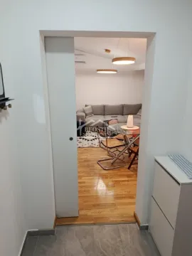 Izdavanje, trosoban stan, 45m², Stari Grad, Beograd - image 6