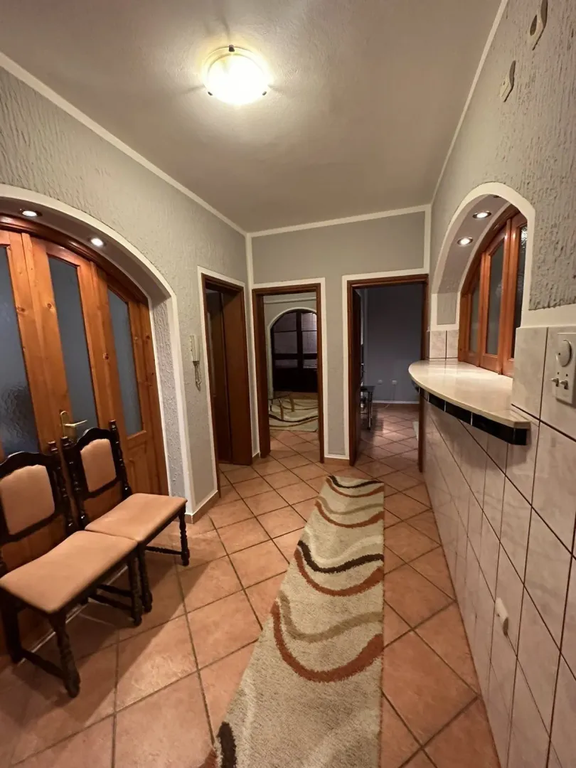 Izdavanje, trosoban stan, 76m², Zagorič, Podgorica