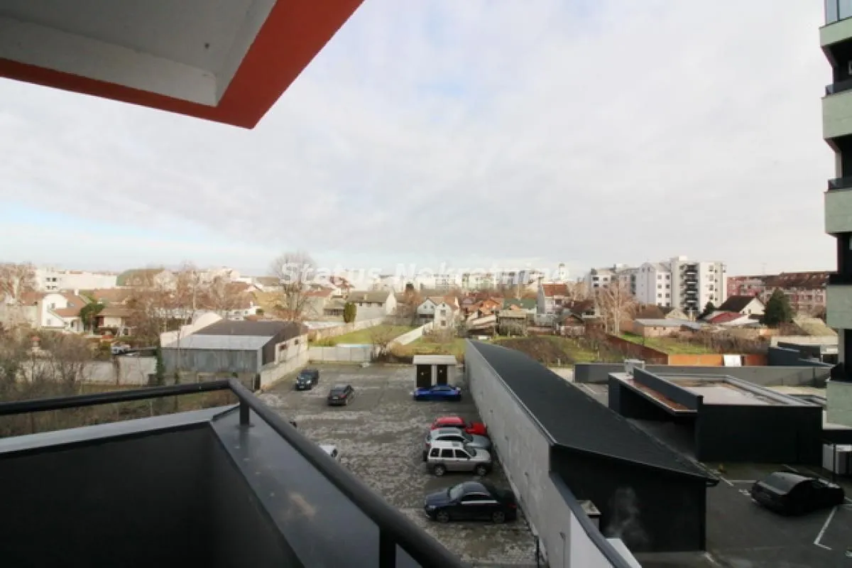 Prodaja, četvorosoban stan, 105m², Novi Sad, Srbija