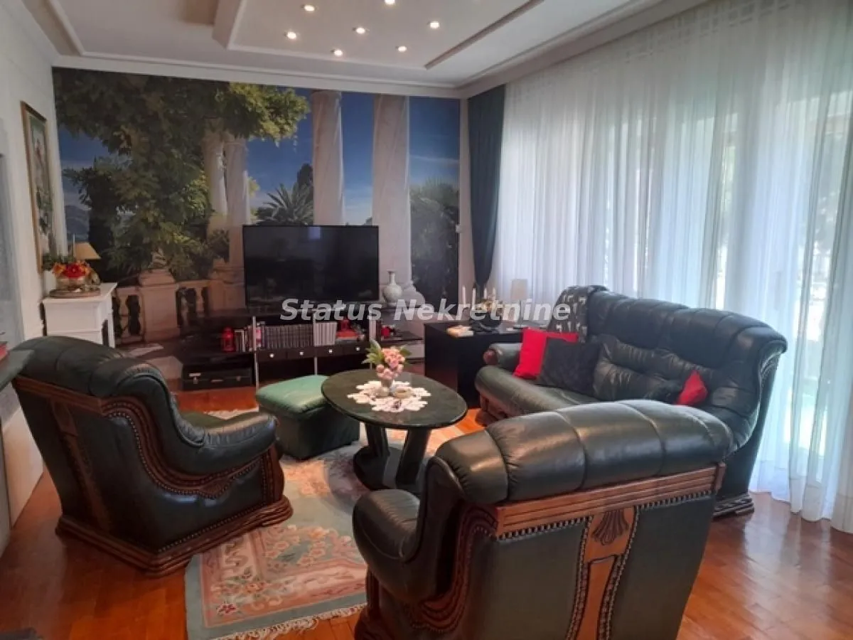 Prodaja, kuća, 274m², Temerin, Novi Sad