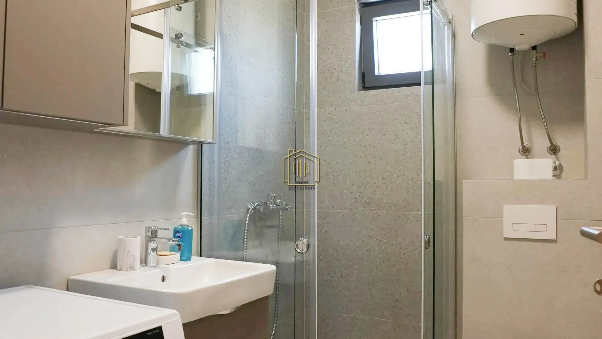 Izdavanje, jednosoban stan, 47m², Nova Dalmatinska, Podgorica
