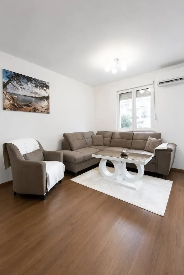 Rent, three bedroom apartment, 103m², Tološi, Podgorica