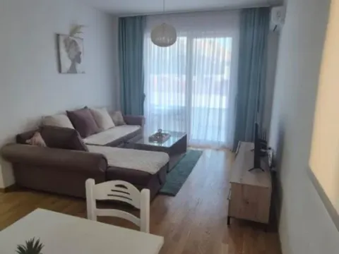 Izdavanje, dvosoban stan, 59m², Bečići, Budva - image 2