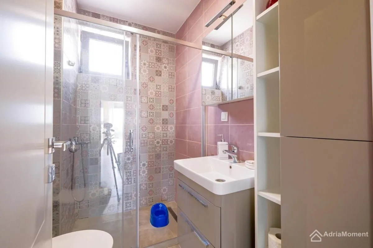 Prodaja, trosoban stan, 116m², Centar, Tivat