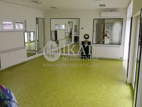 Izdavanje, poslovni prostor, 75m², Altina, Beograd