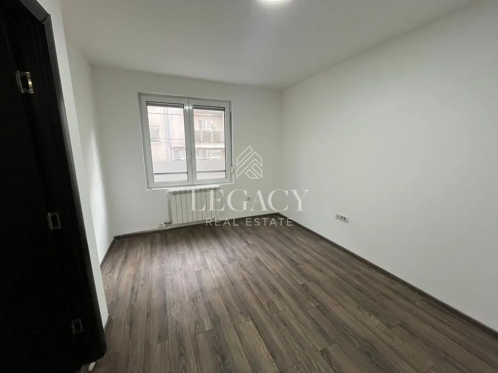Izdavanje, poslovni prostor, 146m², Đeram Pijaca, Beograd