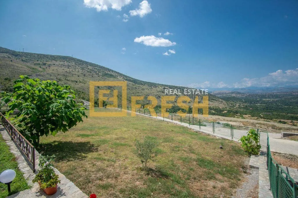 Prodaja, kuća, 220m², Ostalo, Podgorica