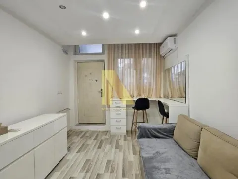 Izdavanje, garsonjera, 18m², Centar, Novi Sad - image 9