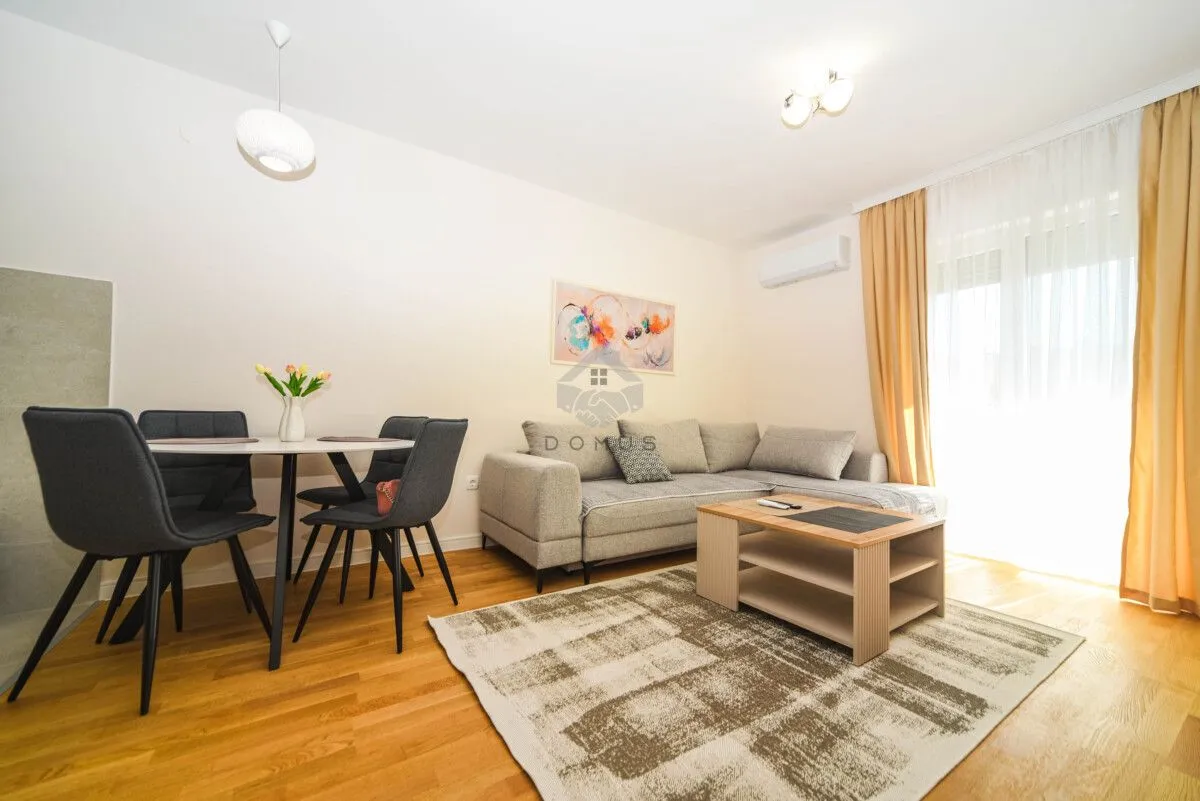 Izdavanje, jednosoban stan, 43m², Pobrežje, Podgorica