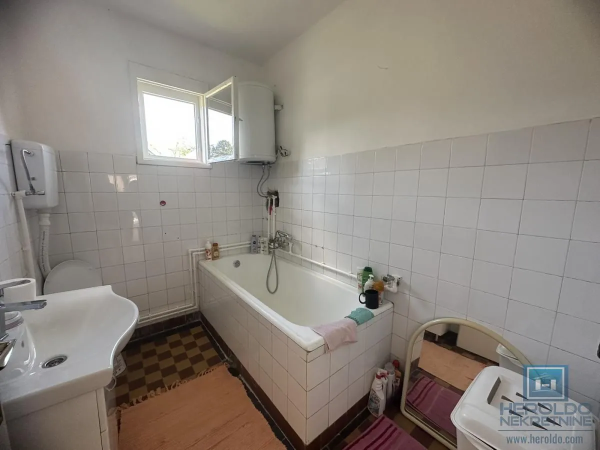 Sale, house, 215m², Ćuprija, Srbija
