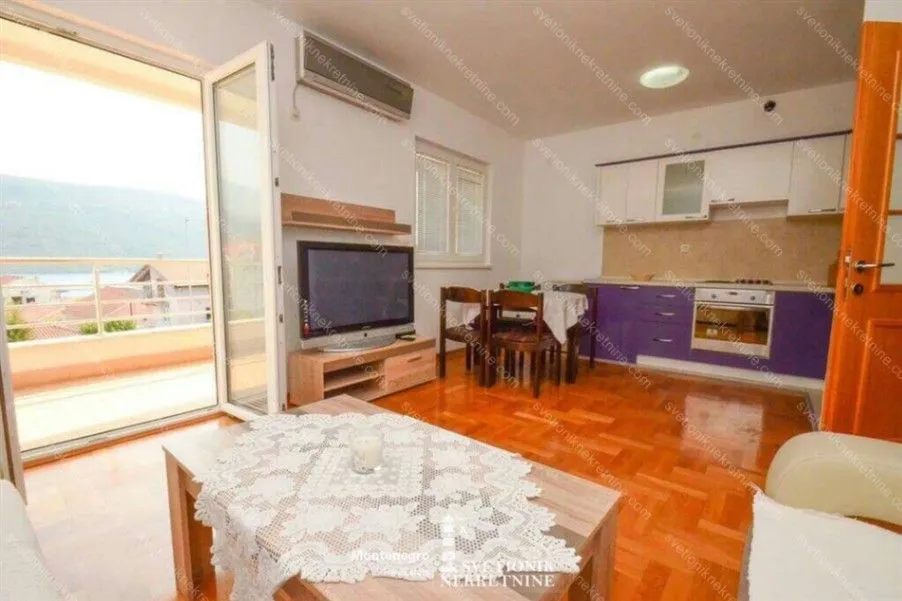 Prodaja, dvosoban stan, 72m², Đenovići, Herceg Novi