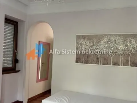 Izdavanje, trosoban stan, 106m², Slavija, Vračar Sve Podlokacije - image 10