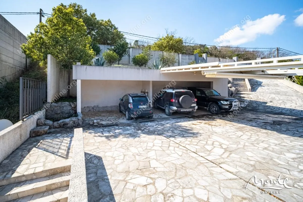 Prodaja, kuća, 770m², Krašići, Tivat