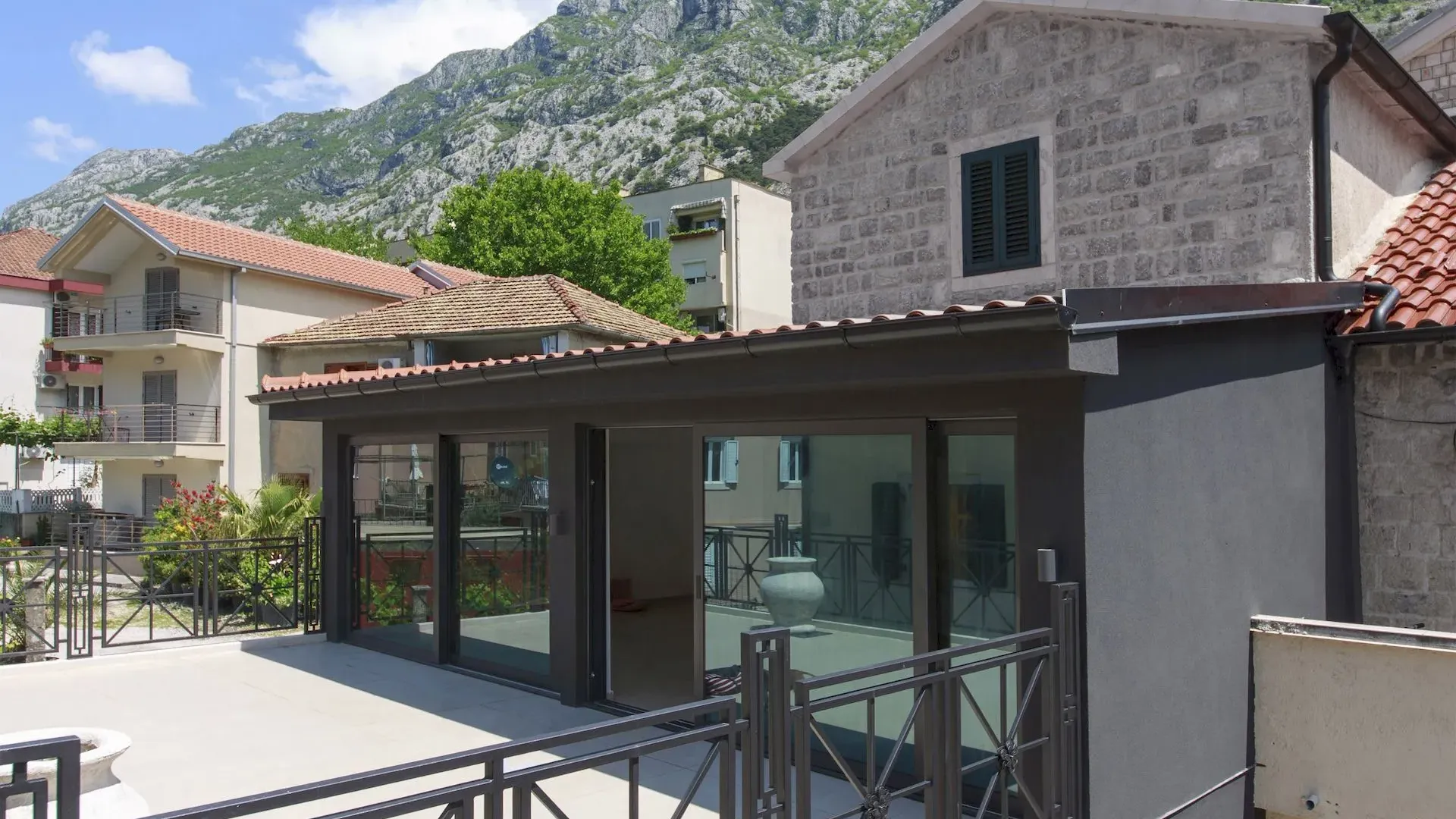 Sale, house, 250m², Kotor, Crna Gora