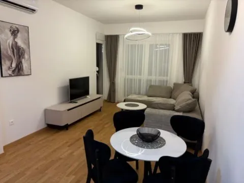 Izdavanje, jednosoban stan, 45m2, Zabjelo, Podgorica Izdavanje, jednosoban stan, 45m2, Zabjelo, Podgorica