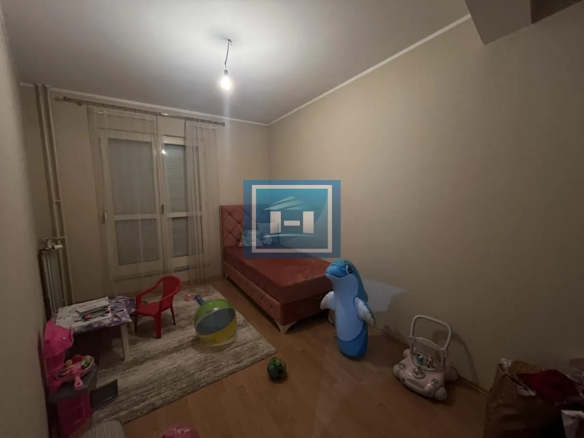 Prodaja, četvorosoban stan, 96m², Centar, Jagodina