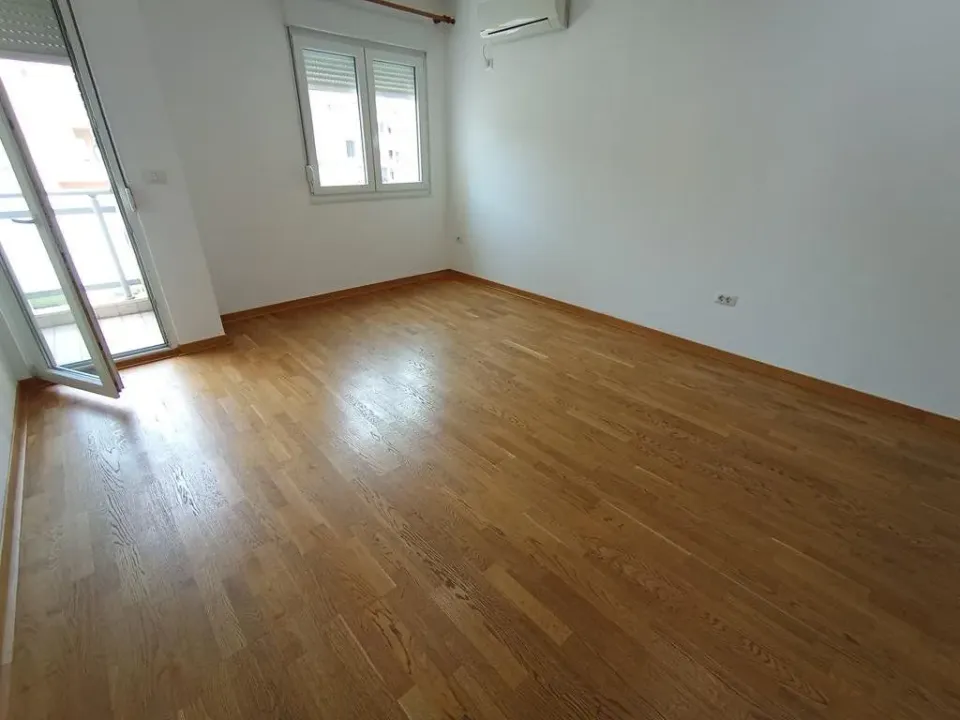 Izdavanje, poslovni prostor, 47m², City Kvart, Podgorica