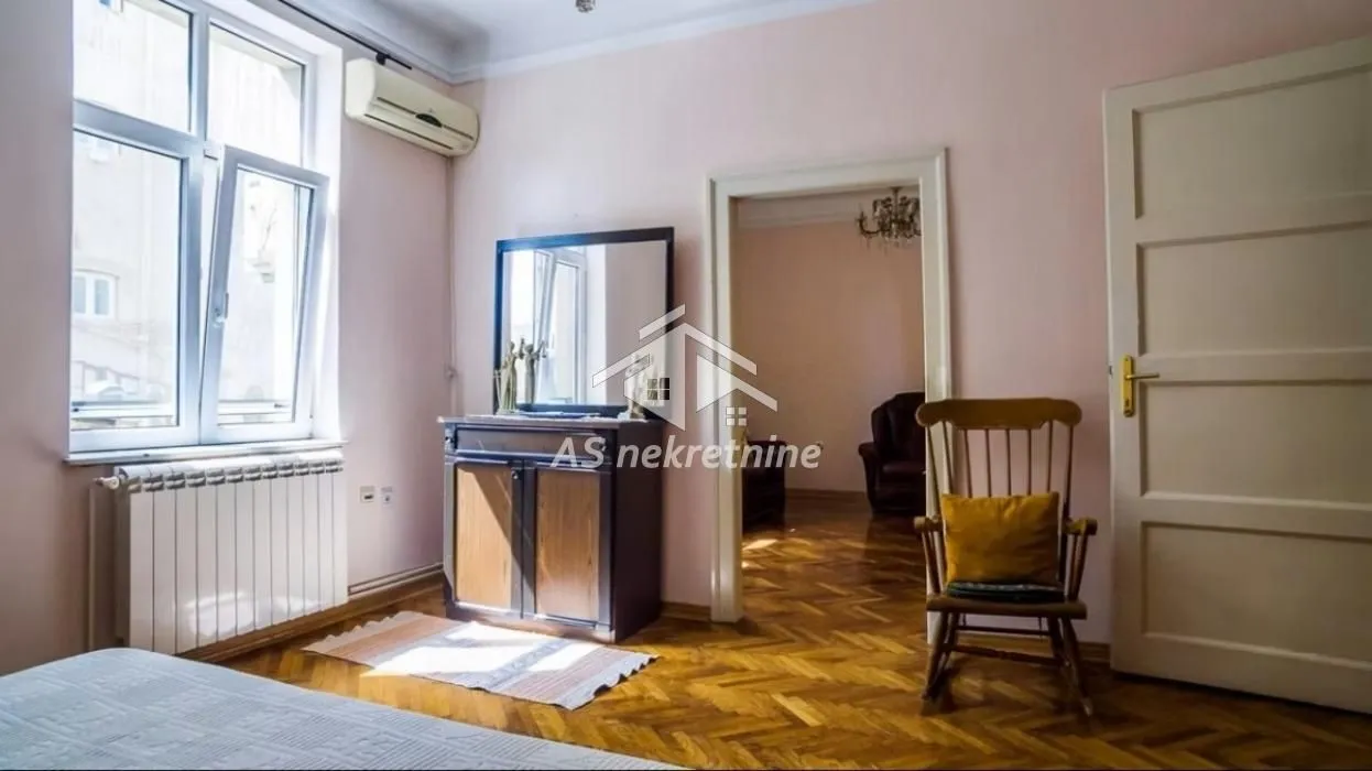 Izdavanje, dvosoban stan, 65m², Stari Grad, Beograd